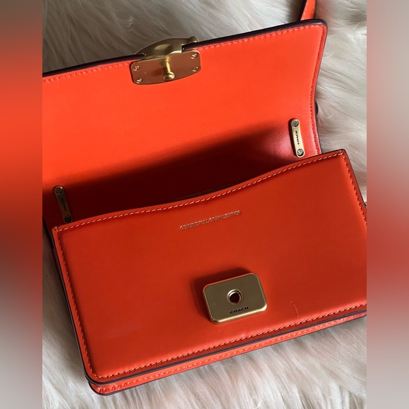 CD724 - Coach Bandit Crossbody - Picture 8 of 16